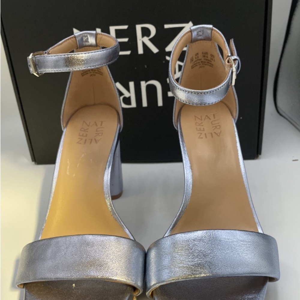 Naturalizer Silver Heels